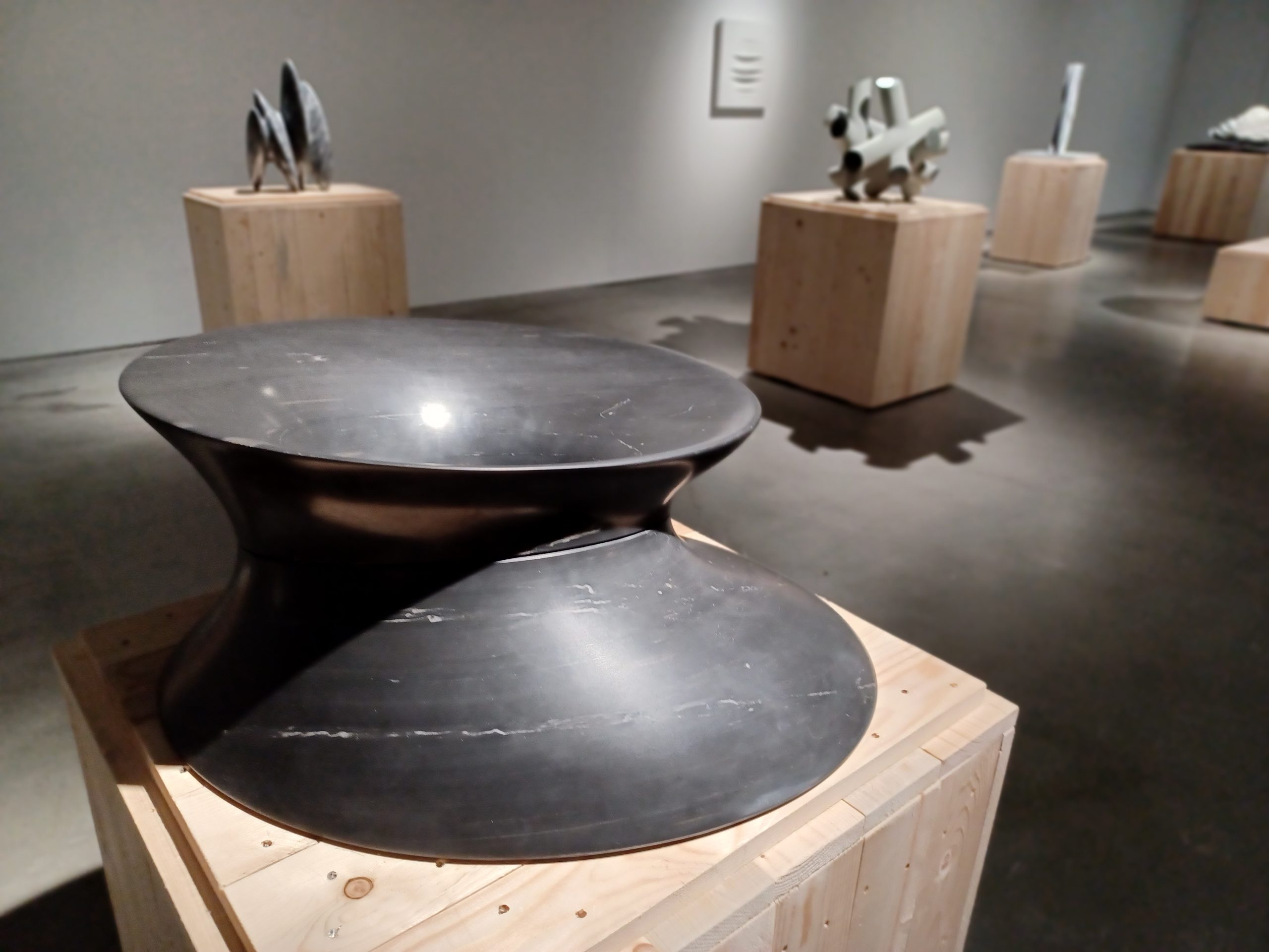 薩璨如（Cynthia Sah）和尼古拉．貝杜（Nicolas Bertoux）的雙個展「湧現」