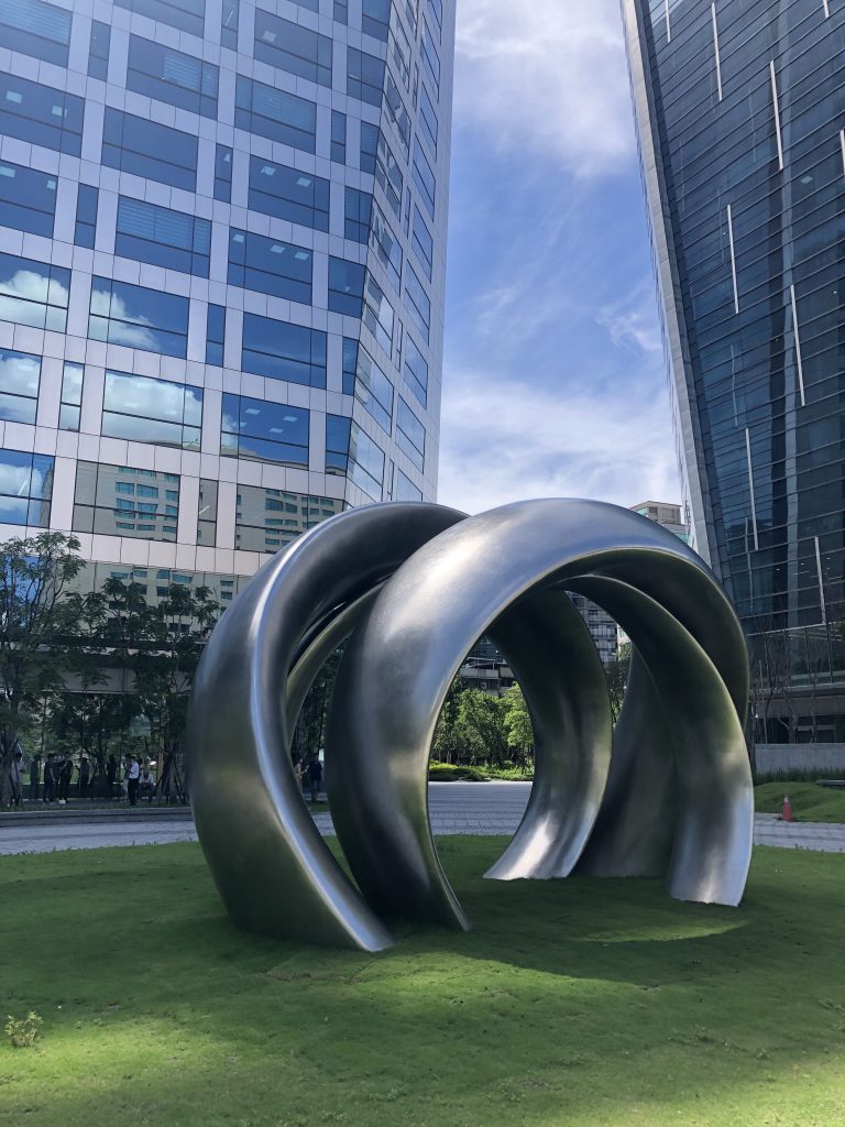 元象限 METAQUADRANT貝杜藝術代理藝術家薩璨如Cynthia Sah、尼古拉．貝杜Nicolas Bertoux，義大利卡拉拉大理石雕雕塑，大型公共藝術景觀藝術美術館雕刻典藏