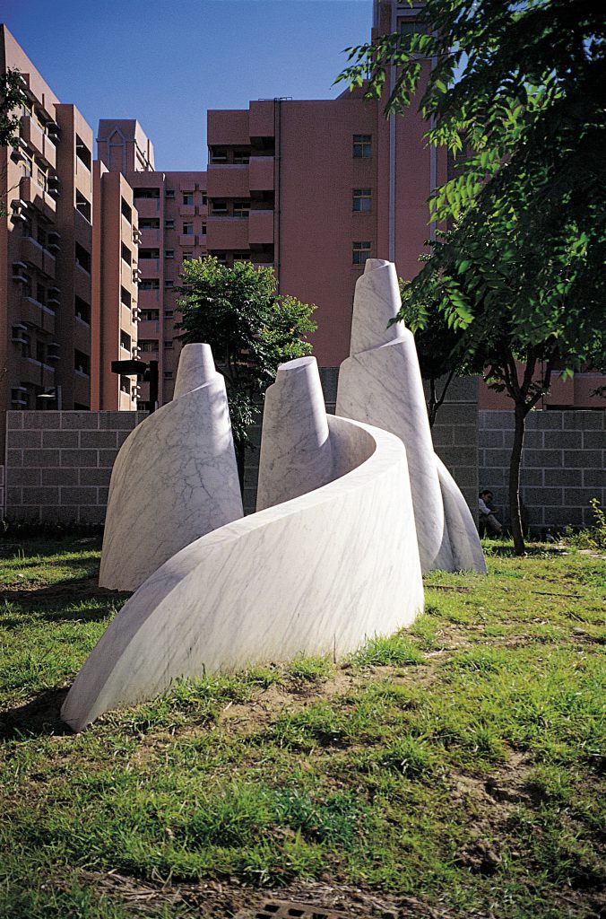 和風竹韻 PEACEFUL BREEZE 貝杜藝術代理藝術家薩璨如Cynthia Sah、尼古拉．貝杜Nicolas Bertoux，義大利卡拉拉大理石雕雕塑，大型公共藝術景觀藝術美術館雕刻典藏