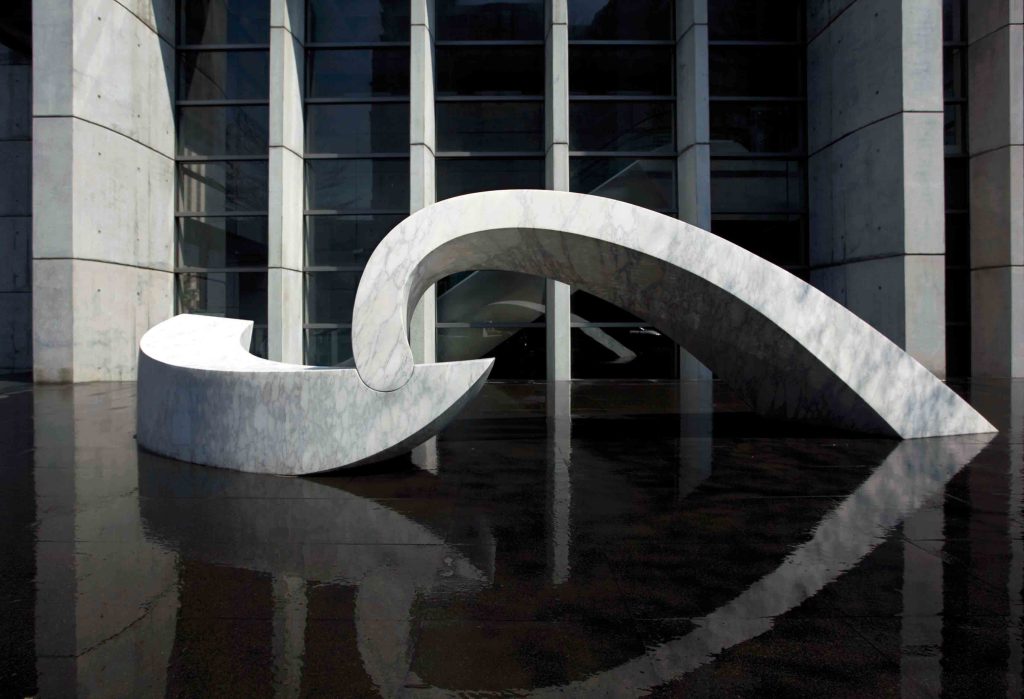 平衡與使之平衡 BALANCE & COUNTER BALANCE 貝杜藝術代理藝術家薩璨如Cynthia Sah、尼古拉．貝杜Nicolas Bertoux，義大利卡拉拉大理石雕雕塑，大型公共藝術景觀藝術美術館雕刻典藏