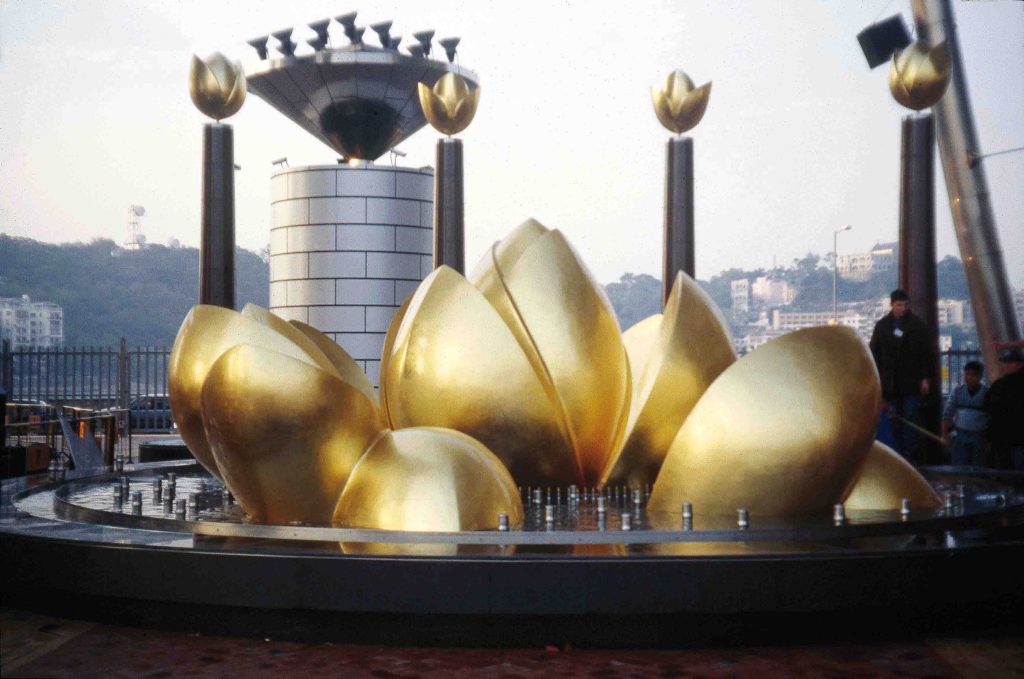 清蓮 LOTUS 貝杜藝術代理藝術家薩璨如Cynthia Sah、尼古拉．貝杜Nicolas Bertoux，義大利卡拉拉大理石雕雕塑，大型公共藝術景觀藝術美術館雕刻典藏