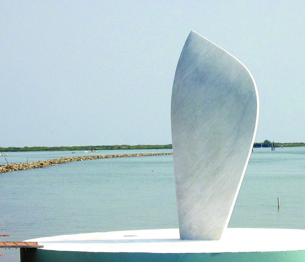 海神 GUARDIANO DEL MARE 貝杜藝術代理藝術家薩璨如Cynthia Sah、尼古拉．貝杜Nicolas Bertoux，義大利卡拉拉大理石雕雕塑，大型公共藝術景觀藝術美術館雕刻典藏