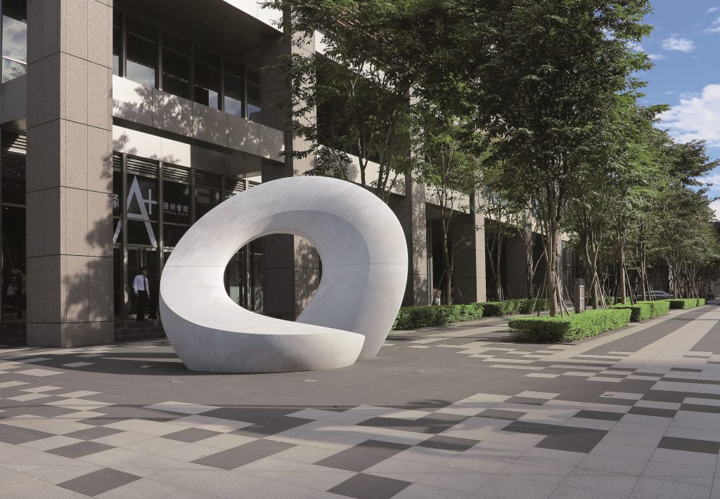 貝杜藝術代理藝術家薩璨如Cynthia Sah、尼古拉．貝杜Nicolas Bertoux，義大利卡拉拉大理石雕雕塑，大型公共藝術景觀藝術美術館雕刻典藏