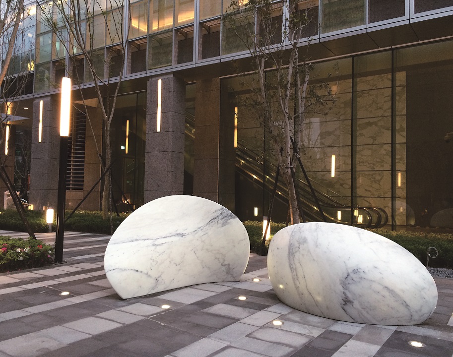 貝杜藝術代理藝術家薩璨如Cynthia Sah、尼古拉．貝杜Nicolas Bertoux，義大利卡拉拉大理石雕雕塑，大型公共藝術景觀藝術美術館雕刻典藏