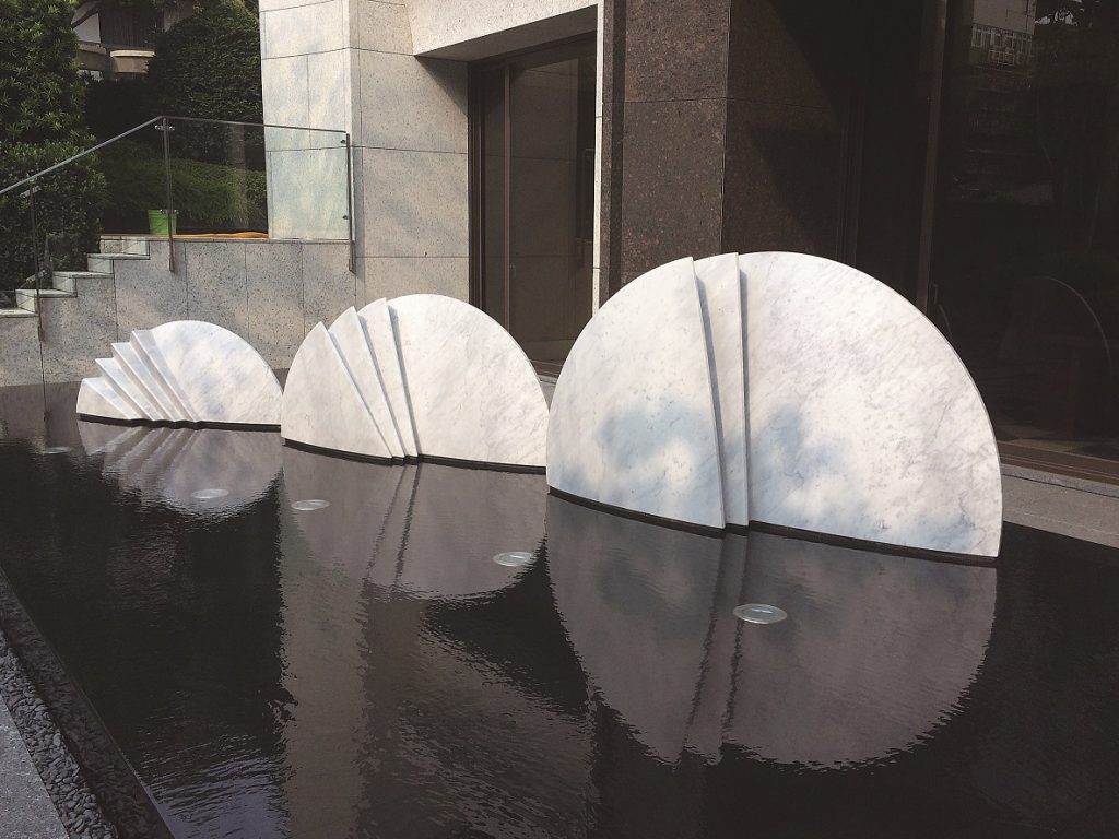 貝杜藝術代理藝術家薩璨如Cynthia Sah、尼古拉．貝杜Nicolas Bertoux，義大利卡拉拉大理石雕雕塑，大型公共藝術景觀藝術美術館雕刻典藏