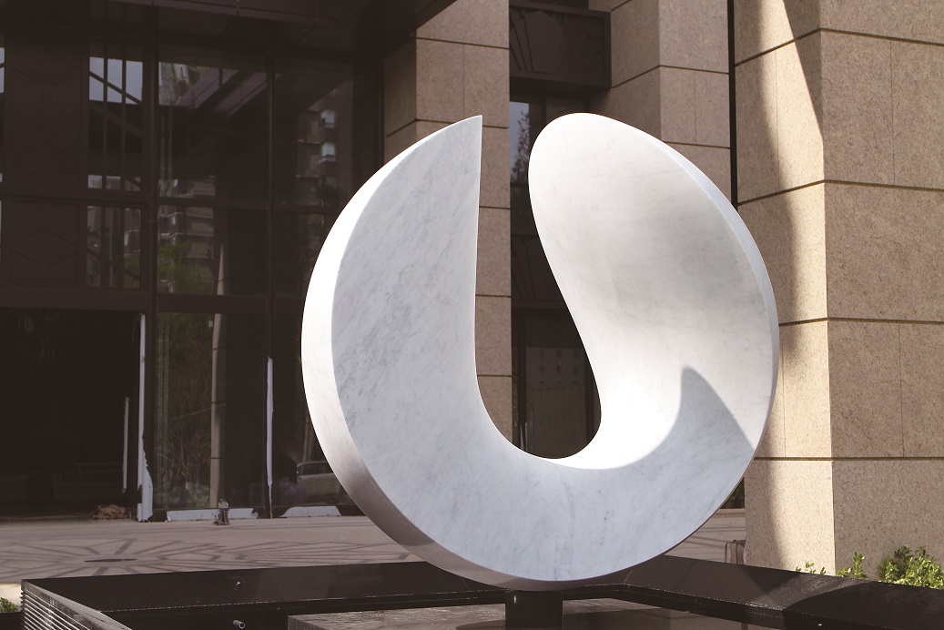 貝杜藝術代理藝術家薩璨如Cynthia Sah、尼古拉．貝杜Nicolas Bertoux，義大利卡拉拉大理石雕雕塑，大型公共藝術景觀藝術美術館雕刻典藏