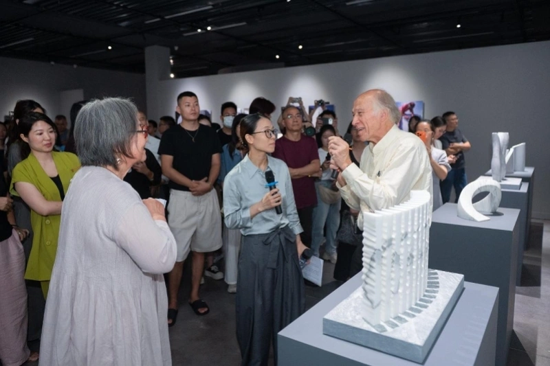 202607 庄家7 走進抽象藝術的深邃時空， 46件石雕作品“賦形萬物 薩璨如 尼古拉．貝杜