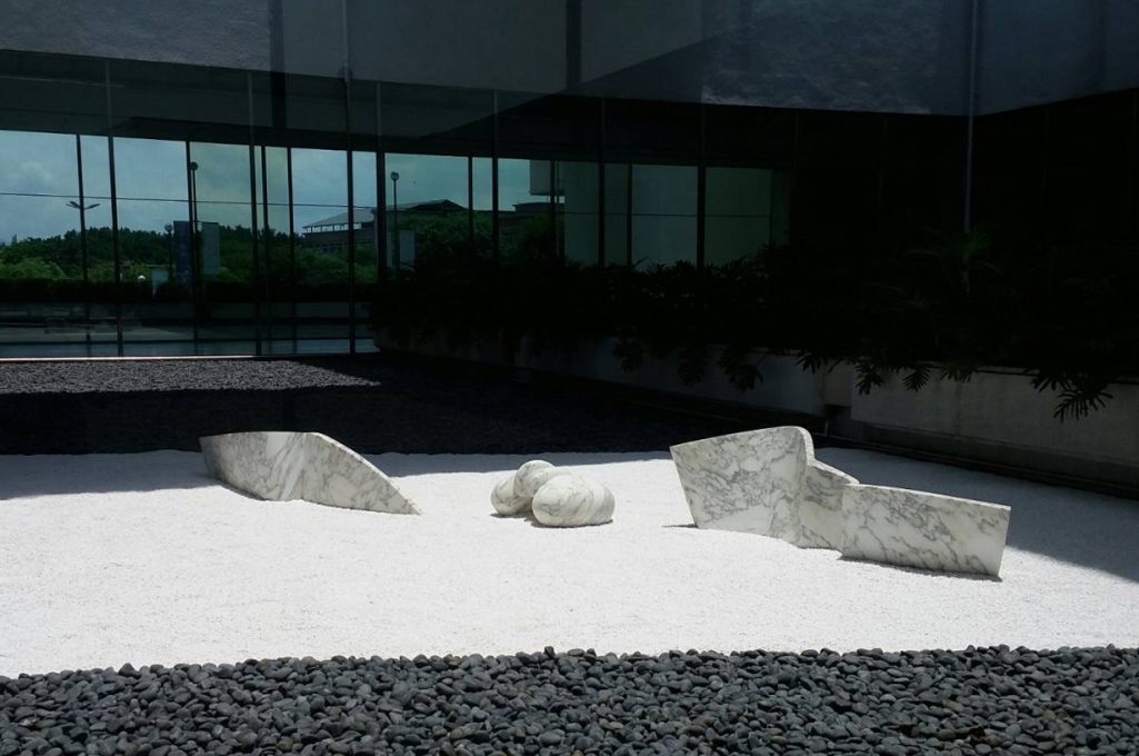 無題 UNTITLE 貝杜藝術代理藝術家薩璨如Cynthia Sah、尼古拉．貝杜Nicolas Bertoux，義大利卡拉拉大理石雕雕塑，大型公共藝術景觀藝術美術館雕刻典藏