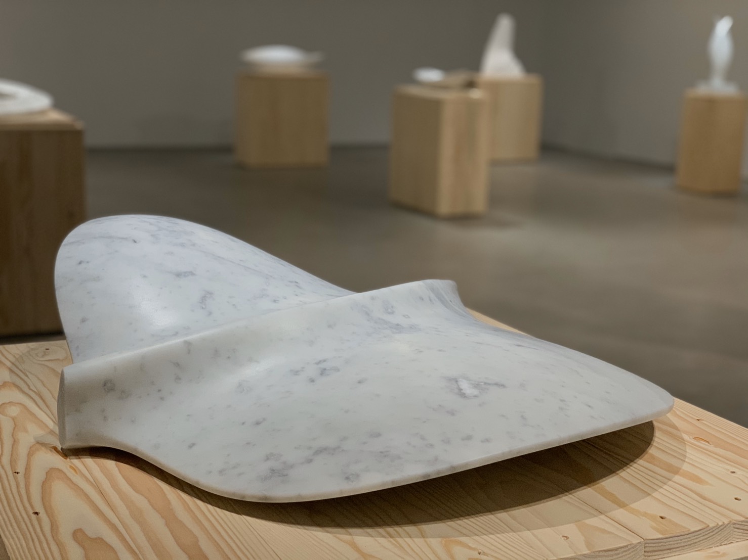 片羽—選擇的記憶 薩璨如個展 貝杜藝術代理藝術家薩璨如Cynthia Sah、尼古拉．貝杜Nicolas Bertoux，義大利卡拉拉大理石雕雕塑，大型公共藝術景觀藝術美術館雕刻典